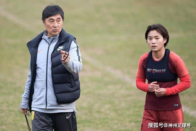邱彪：虽败犹荣，展现出狼性团队精神，重视姚柯宇培养
